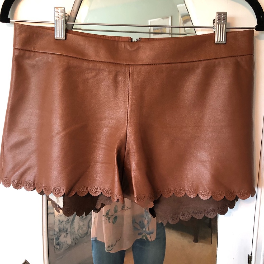 🔥Alice + Olivia Leather shorts